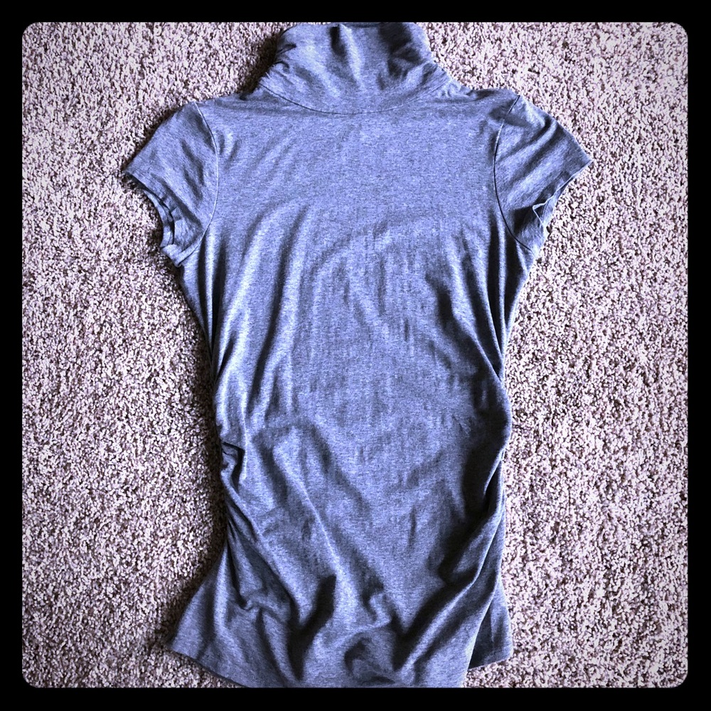 Vince Camuto XS turtleneck tshirt EUC